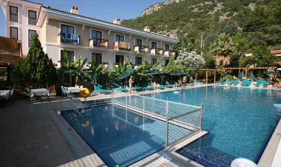 Perdikia Beach Hotel 3* | Fetije