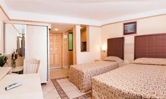 VON RESORT GOLDEN BEACH | Side
