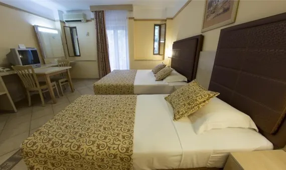 VON RESORT GOLDEN BEACH | Side