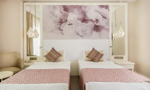 DIAMOND PREMIUM HOTEL &amp; SPA 5* | Side