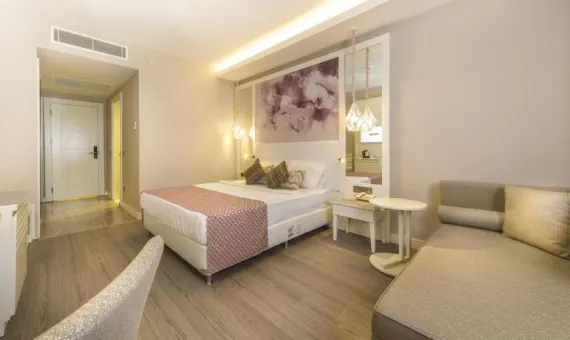DIAMOND PREMIUM HOTEL &amp; SPA 5* | Side