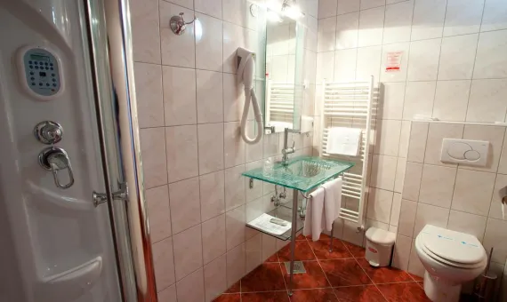 HOTEL CREINA