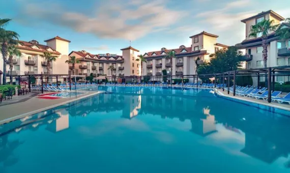 ORFEUS PARK HOTEL 4* | Side