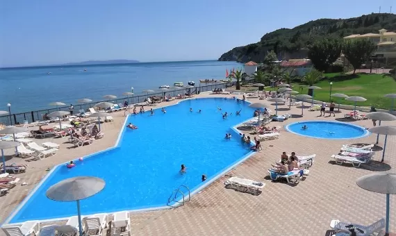 SEA GARDENS RESORT 3* - sa doručkom i bazenom na plaži  - NOVO!
