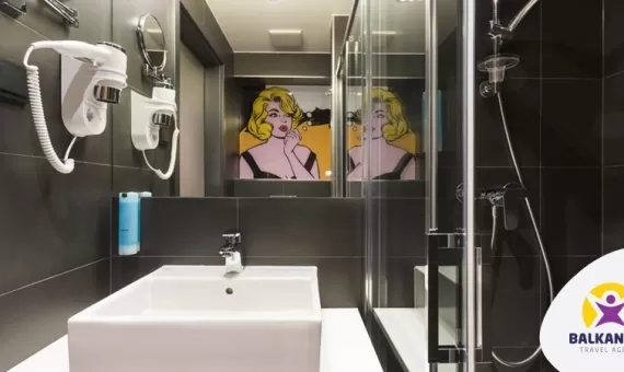 HOTEL Q 3++*