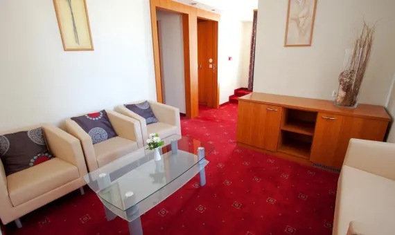 HOTEL CREINA