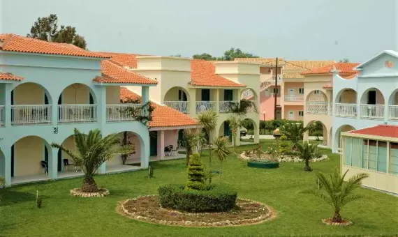 SEA GARDENS RESORT 3* - sa doručkom i bazenom na plaži  - NOVO!