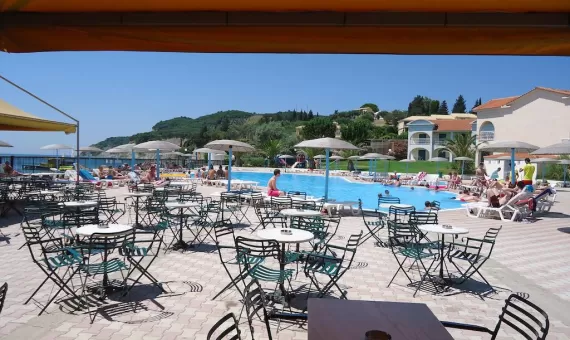 SEA GARDENS RESORT 3* - sa doručkom i bazenom na plaži  - NOVO!