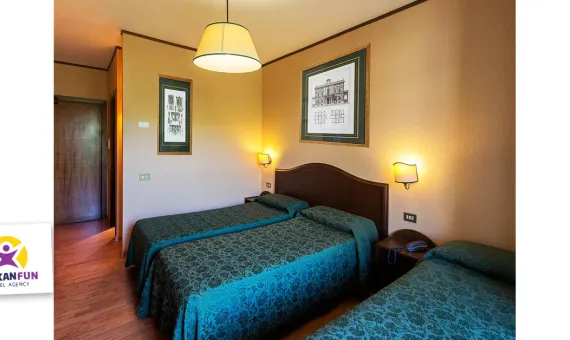 HOTEL BLANC ET NOIR 3*