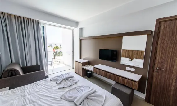 Elena Hotel 3* | Aja Napa