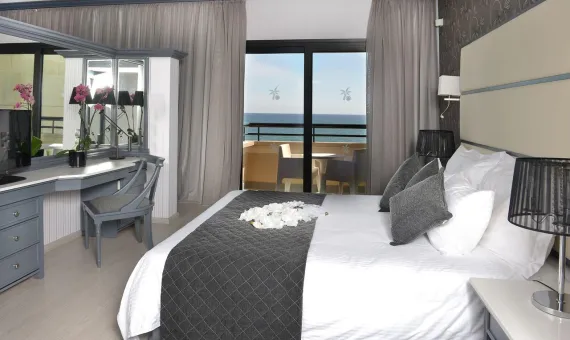 Palm Beach Hotel 4* | Larnaka