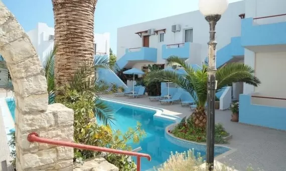PLATANES APARTHOTEL, Platanes