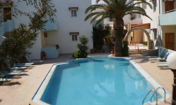 PLATANES APARTHOTEL, Platanes