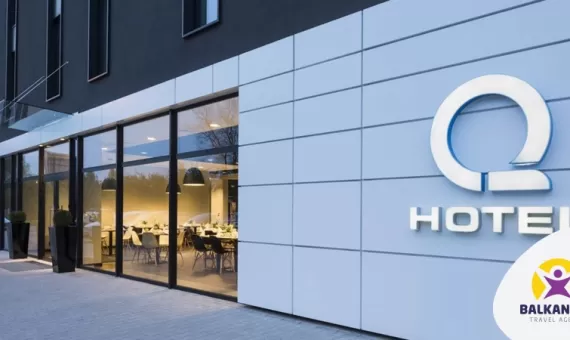 HOTEL Q 3++*