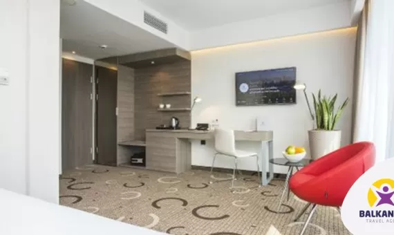 HOTEL Q 3++*