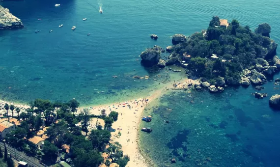 Nudističke plaže na Siciliji, Sicilija leto