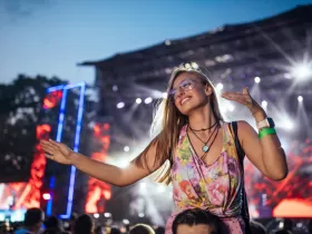 balkan fun party putovanje paralia